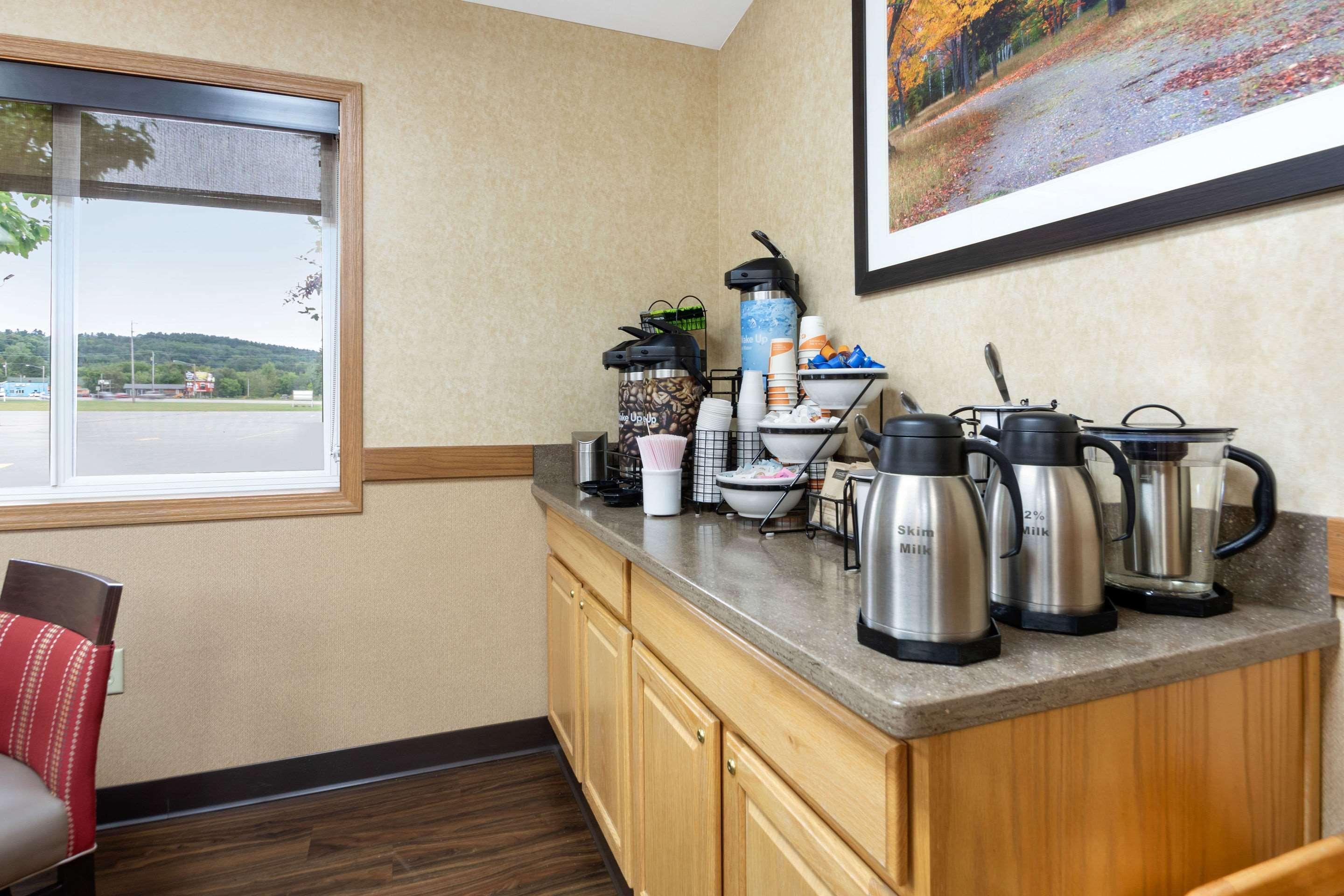 Comfort Inn Iron Mountain Exterior photo
