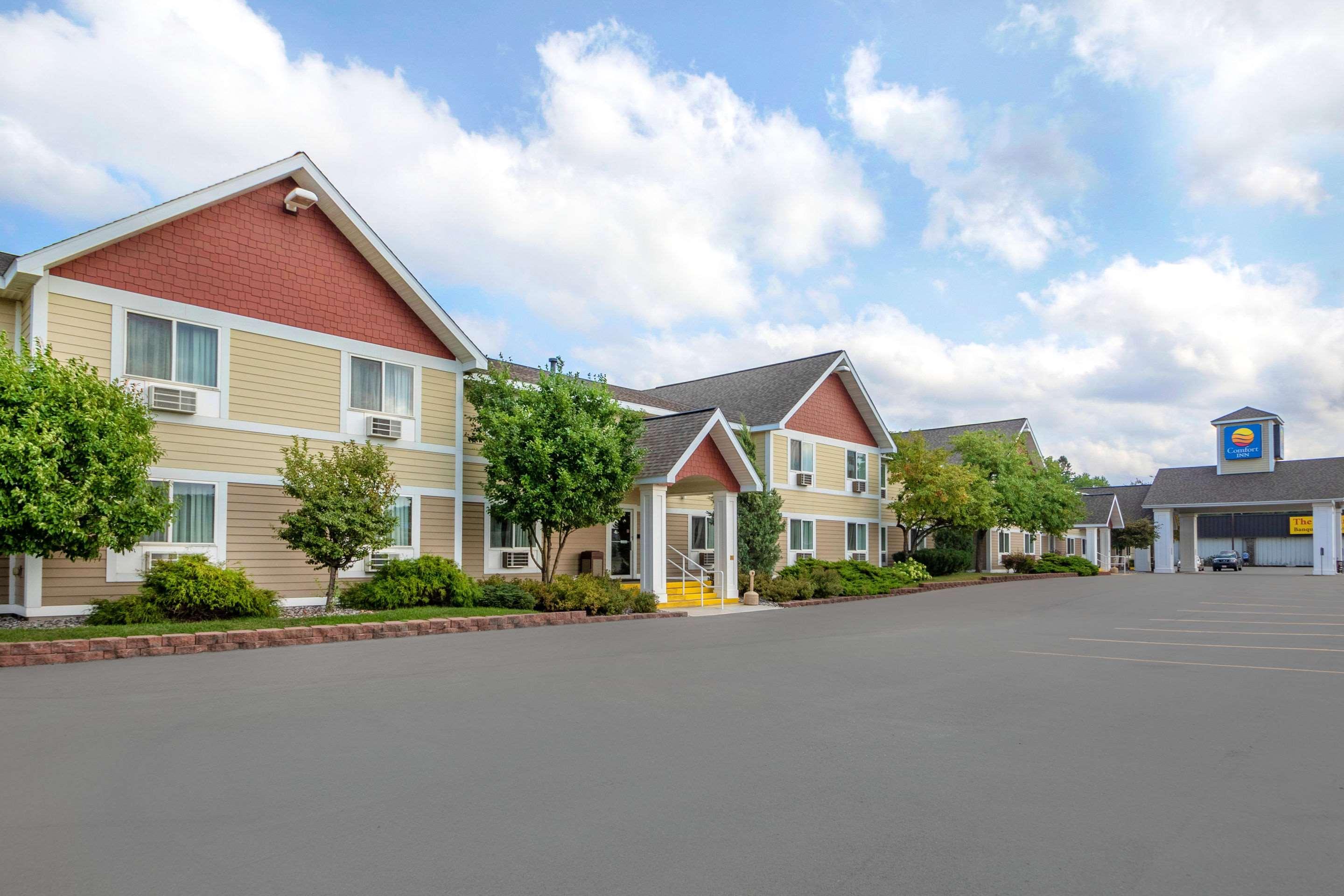 Comfort Inn Iron Mountain Exterior photo