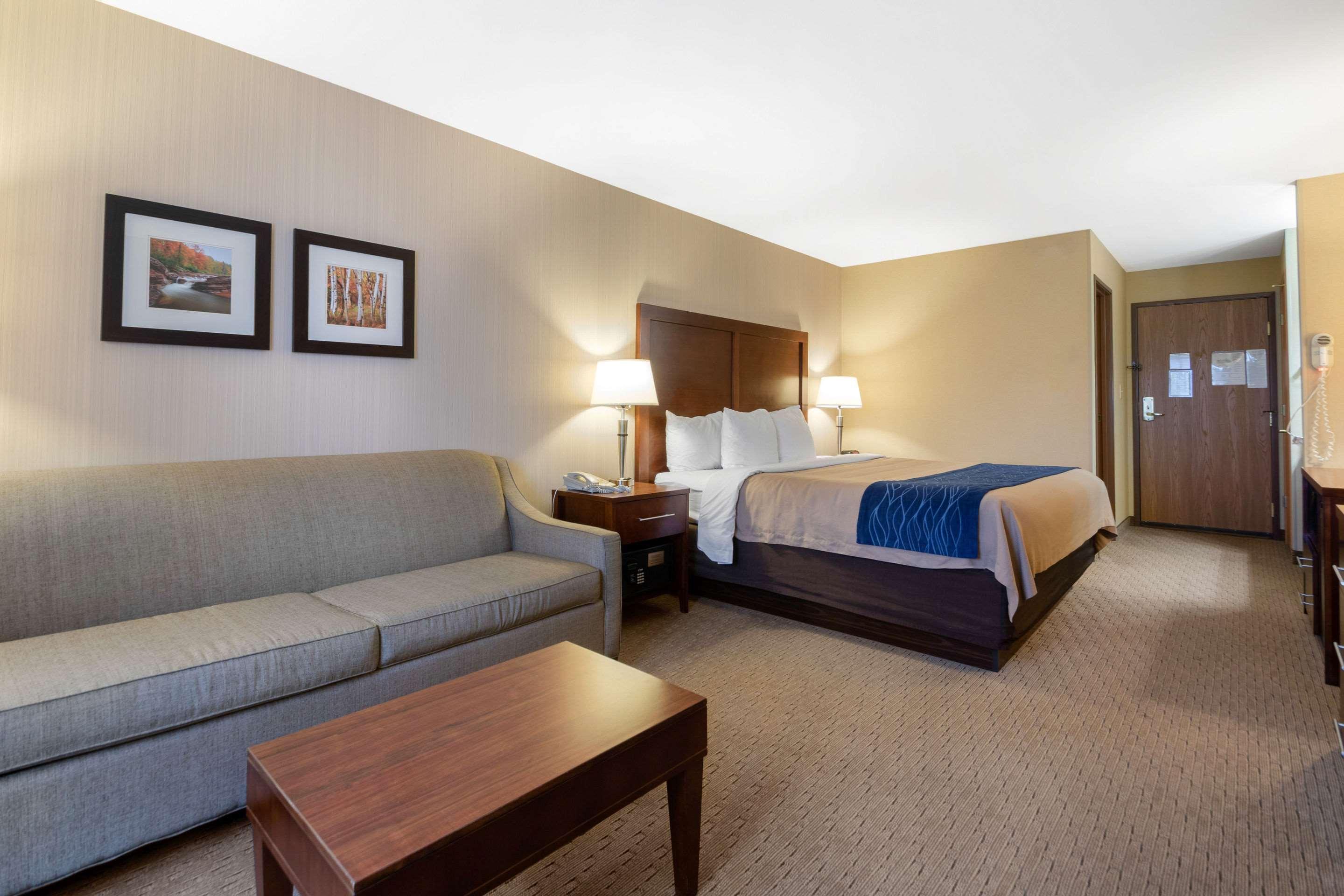 Comfort Inn Iron Mountain Exterior photo