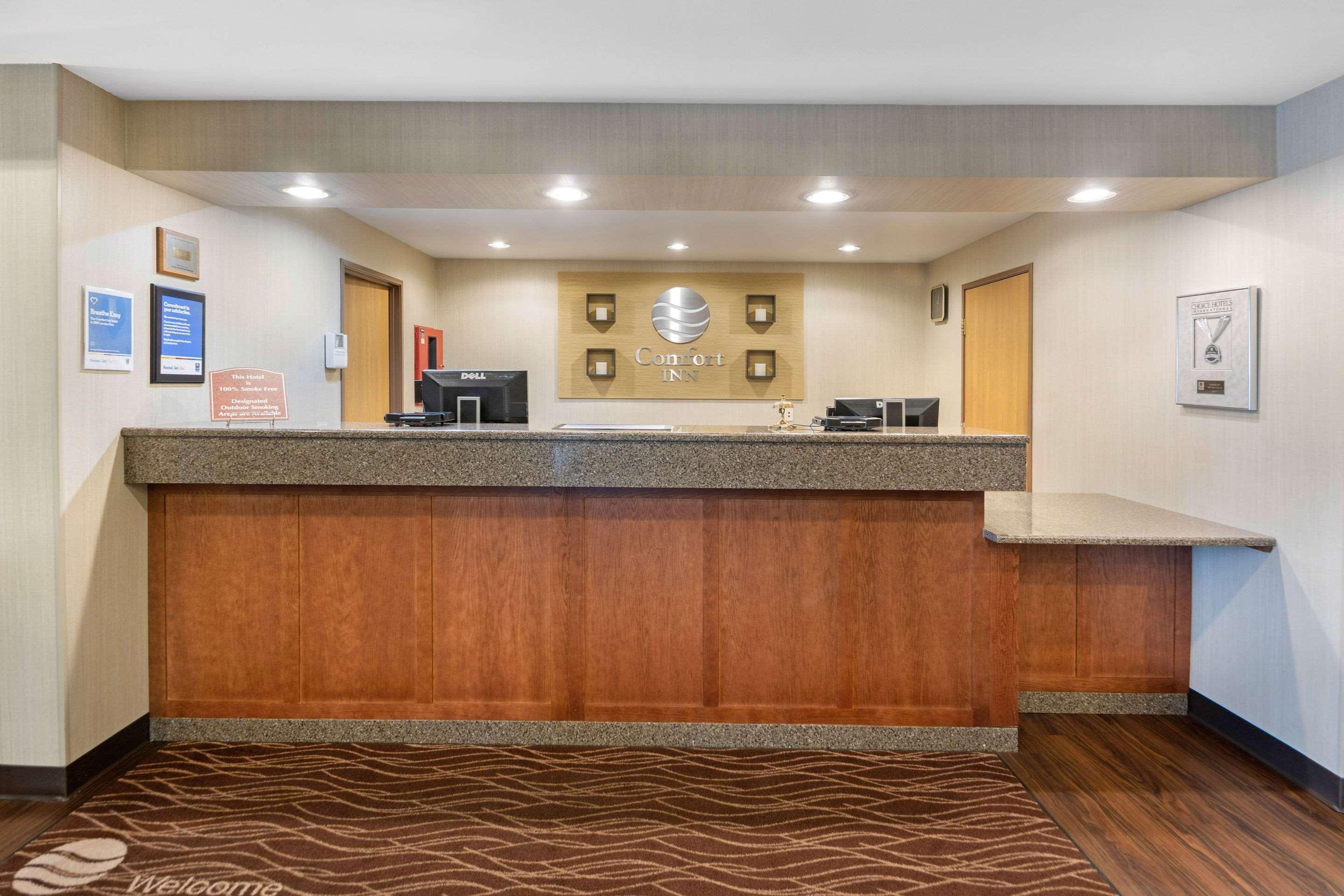 Comfort Inn Iron Mountain Exterior photo