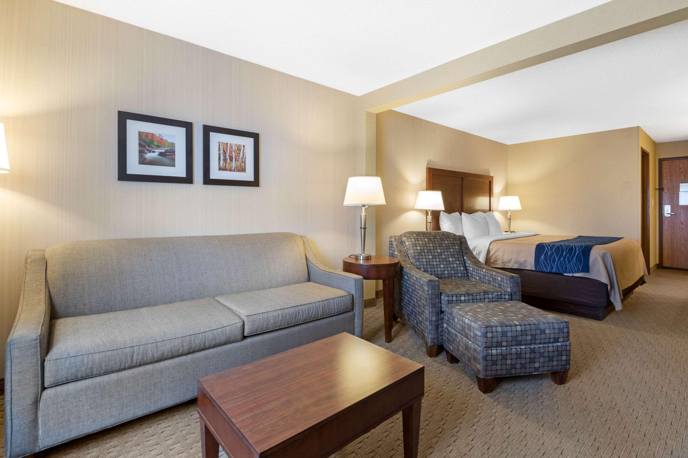 Comfort Inn Iron Mountain Exterior photo