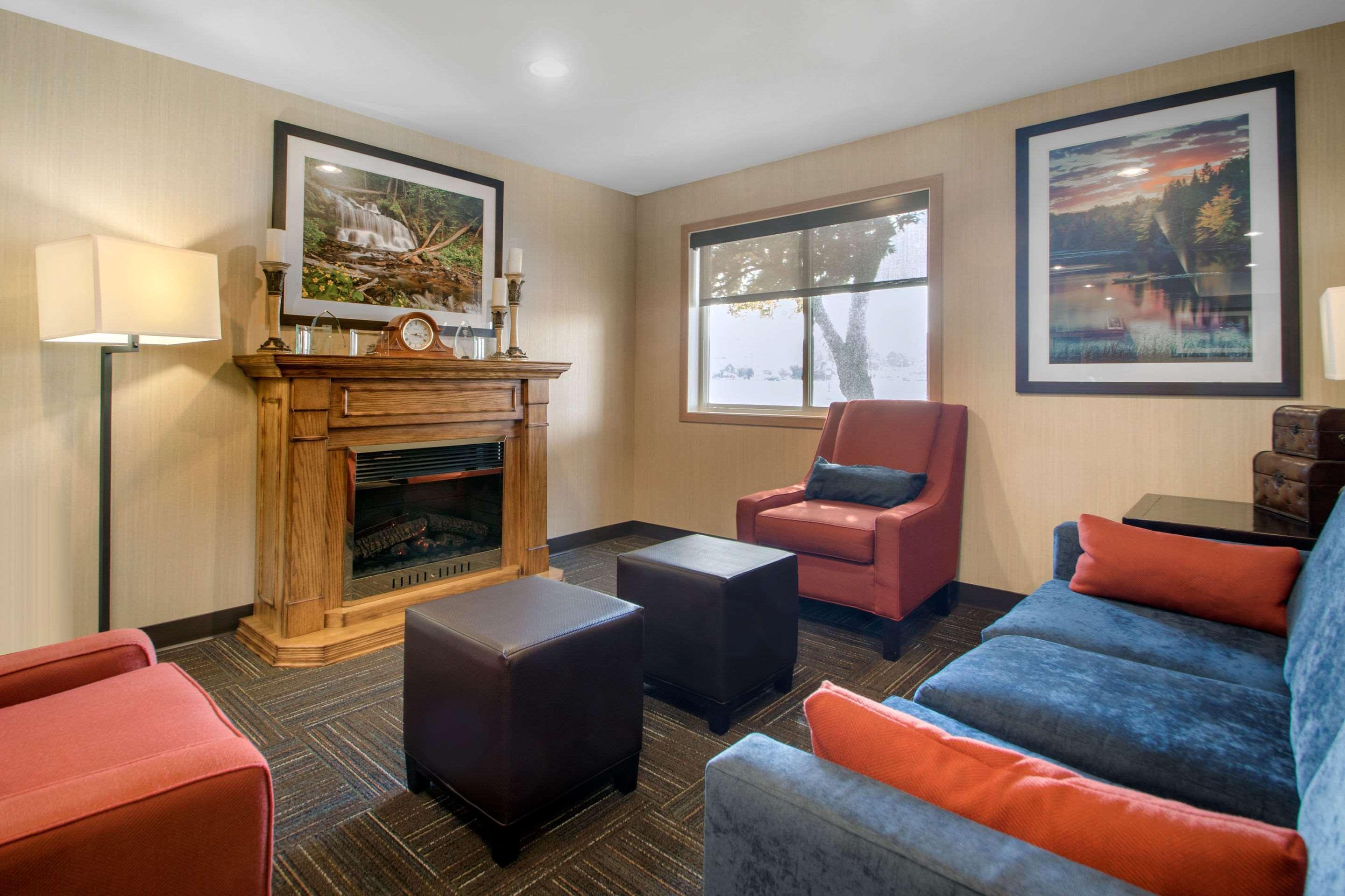 Comfort Inn Iron Mountain Exterior photo