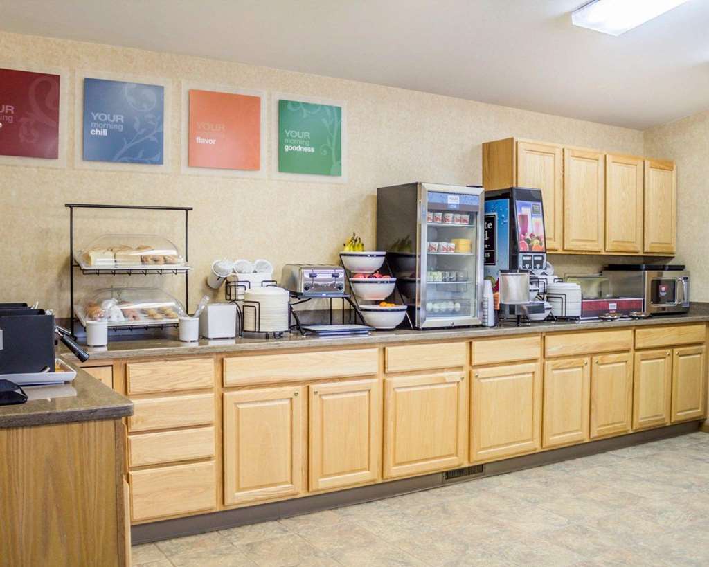 Comfort Inn Iron Mountain Restaurant photo