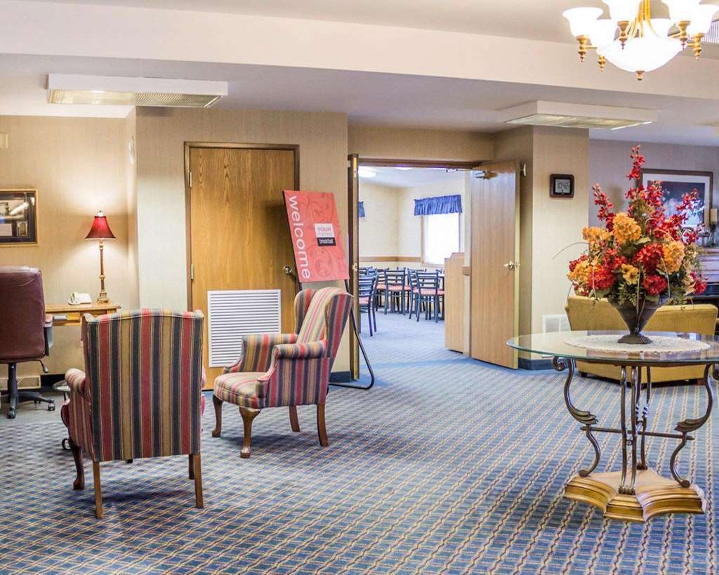 Comfort Inn Iron Mountain Interior photo